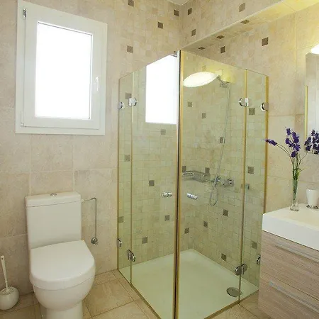 Imagine Renting Your Own 5 Star 69 فيلة